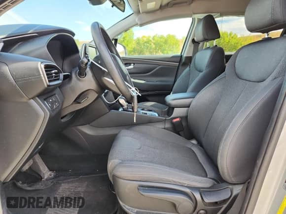2019 Hyundai Santa Fe SE с VIN 5NMS2CADXKH109669, выставлен на аукционе Copart как лот 81321095 с пробегом 72 256 миль миль и Списание • Salvage title. История ставок и продаж доступна на DreamBid. Изображение 7.