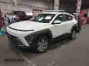 2024 Hyundai Kona SE с VIN KM8HACAB1RU148595, выставлен на аукционе IAAI как лот 42829073 с пробегом 2 236 миль миль и . История ставок и продаж доступна на DreamBid. Изображение 2.