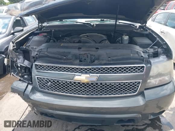 2011 Chevrolet Suburban LT с VIN 1GNSKJE38BR175243, выставлен на аукционе IAAI как лот 43004139 с пробегом 213 604 миль миль и . История ставок и продаж доступна на DreamBid. Изображение 10.