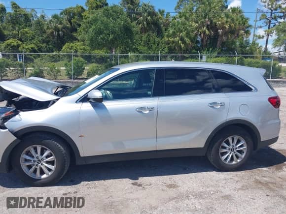 2020 Kia Sorento LX with VIN 5XYPG4A35LG668918, listed as a IAAI auction lot 42265036 with 48,153 mi miles and . Bid and sale history available at DreamBid. Image 14.