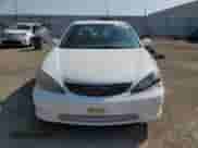 2006 Toyota Camry STD z VIN 4T1BE32K66U701715, wystawiony jako Copart lot #80918035 z przebiegiem 273 660 mil mil oraz Czysty tytuł • Clean title. Historia ofert i sprzedaży dostępna na DreamBid. Obrazek 5.