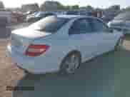 2011 Mercedes-Benz C 300 Sport z VIN WDDGF5EB9BR151590, wystawiony jako IAAI lot #43416188 z przebiegiem 204 563 mil mil oraz . Historia ofert i sprzedaży dostępna na DreamBid. Obrazek 4.