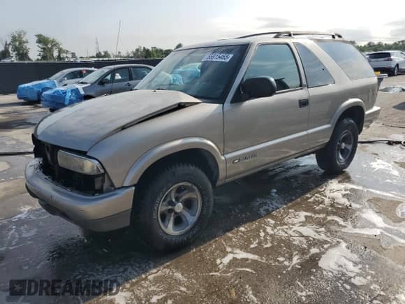 2002 Chevrolet Blazer LS с VIN 1GNCS18W52K214535, выставлен на аукционе Copart как лот 55815465 с пробегом 160 614 миль миль и Списание • Salvage title. История ставок и продаж доступна на DreamBid. Изображение 1.