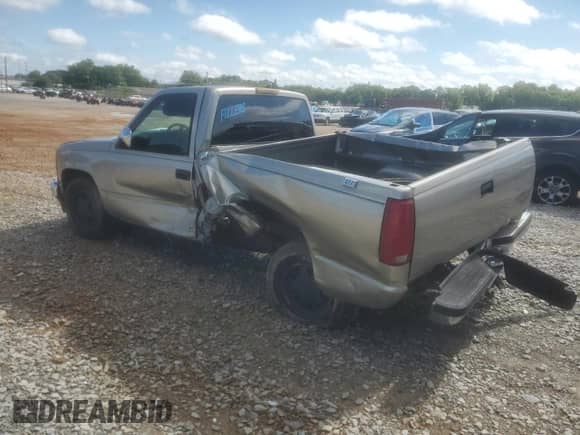 1998 Chevrolet Silverado 1500 с VIN 1GCEC14W7WZ262880, выставлен на аукционе Copart как лот 56596265 с пробегом 218 720 миль миль и Списание • Salvage title. История ставок и продаж доступна на DreamBid. Изображение 2.