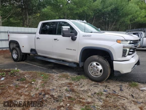 2022 Chevrolet Silverado 3500HD High Country z VIN 1GC4YVEY7NF281630, wystawiony jako Copart lot #81372305 z przebiegiem 135 357 mil mil oraz Szkoda całkowita • Salvage title. Historia ofert i sprzedaży dostępna na DreamBid. Obrazek 4.