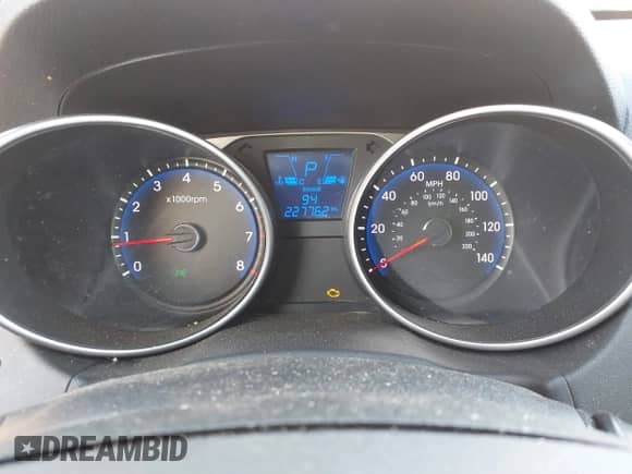 2011 Hyundai Tucson GLS with VIN KM8JU3AC0BU179831, listed as a IAAI auction lot 43504409 with 227,762 mi miles and . Bid and sale history available at DreamBid. Image 7.