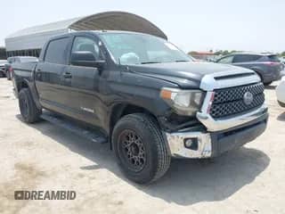 2018 Toyota Tundra SR5 z VIN 5TFEM5F16JX125729, wystawiony jako IAAI lot #42293448 z przebiegiem 174 027 mil mil oraz . Historia ofert i sprzedaży dostępna na DreamBid. Obrazek 1.