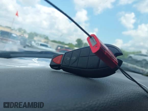 2014 Ram 1500 Express z VIN 3C6RR7KT9EG229154, wystawiony jako IAAI lot #42966083 z przebiegiem 194 429 mil mil oraz . Historia ofert i sprzedaży dostępna na DreamBid. Obrazek 11.