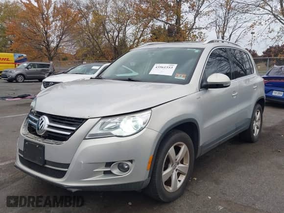 2010 Volkswagen Tiguan S с VIN WVGAV7AX3AW515143, выставлен на аукционе IAAI как лот 43561553 с пробегом 129 844 миль миль и . История ставок и продаж доступна на DreamBid. Изображение 2.