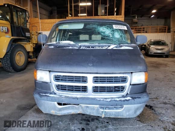 2001 Dodge Passenger with VIN 2B5WB35Z11K501131, listed as a Copart auction lot 42635835 with Not provided miles and Salvage title. Bid and sale history available at DreamBid. Image 5.