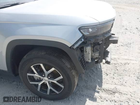 2024 Jeep Grand Cherokee Limited с VIN 1C4RJHBG7RC109032, выставлен на аукционе IAAI как лот 42577704 с пробегом 27 036 миль миль и . История ставок и продаж доступна на DreamBid. Изображение 19.