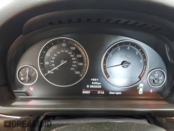 2013 BMW 5 Series 535i с VIN WBAFR7C5XDC823732, выставлен на аукционе Copart как лот 84052645 с пробегом 83 507 миль миль и Списание • Salvage title. История ставок и продаж доступна на DreamBid. Изображение 9.