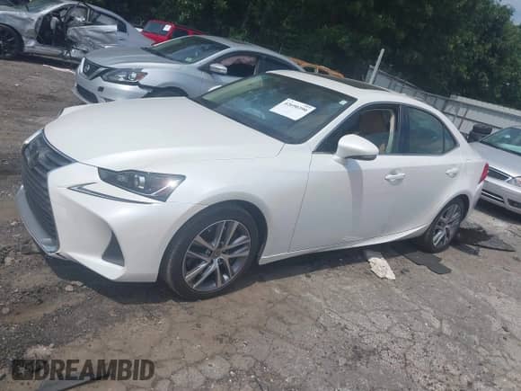 2020 Lexus IS 300 с VIN JTHAA1D27L5104381, выставлен на аукционе IAAI как лот 42690390 с пробегом 61 956 миль миль и . История ставок и продаж доступна на DreamBid. Изображение 17.