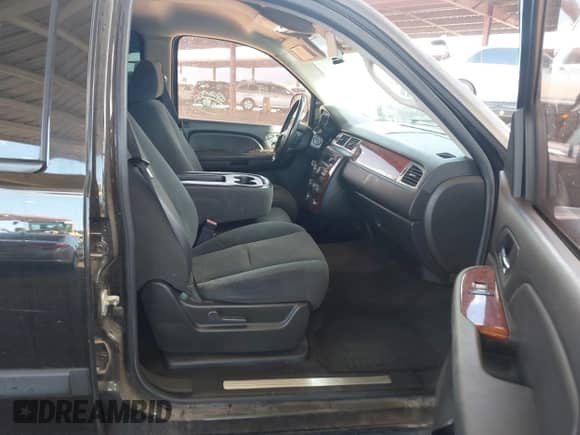2007 Chevrolet Avalanche 3LT with VIN 3GNEC12067G251389, listed as a IAAI auction lot 43201249 with 164,335 mi miles and . Bid and sale history available at DreamBid. Image 5.