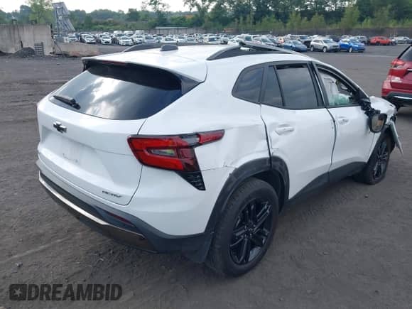 2025 Chevrolet Trax ACTIV с VIN KL77LKEP8SC123244, выставлен на аукционе IAAI как лот 42974481 с пробегом 10 650 миль миль и . История ставок и продаж доступна на DreamBid. Изображение 4.