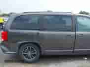 2018 Dodge Grand Caravan SE z VIN 2C4RDGBG0JR135209, wystawiony jako IAAI lot #42249212 z przebiegiem 66 959 mil mil oraz . Historia ofert i sprzedaży dostępna na DreamBid. Obrazek 6.