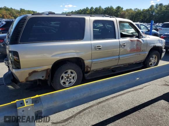 2003 Chevrolet Suburban Z71 с VIN 3GNFK16Z43G270825, выставлен на аукционе Copart как лот 87021375 с пробегом Не указан миль и На запчасти • Non repairable. История ставок и продаж доступна на DreamBid. Изображение 3.
