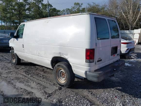 2004 Ford Econoline Cargo z VIN 1FTNE24W64HA83040, wystawiony jako IAAI lot #41341372 z przebiegiem Nie podano mil oraz . Historia ofert i sprzedaży dostępna na DreamBid. Obrazek 3.