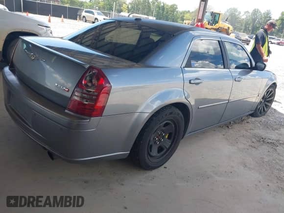 2006 Chrysler 300 C SRT-8 with VIN 2C3KA73WX6H377782, listed as a IAAI auction lot 42701559 with 162,267 mi miles and . Bid and sale history available at DreamBid. Image 4.