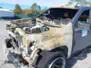 2022 Chevrolet Silverado 1500 RST z VIN 1GCUDEED8NZ558776, wystawiony jako IAAI lot #41374887 z przebiegiem Nie podano mil oraz . Historia ofert i sprzedaży dostępna na DreamBid. Obrazek 12.
