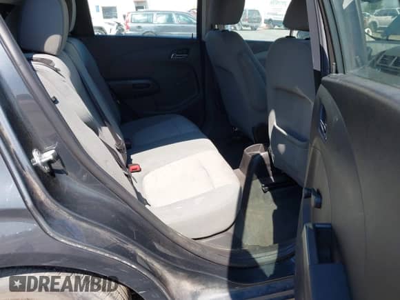 2013 Chevrolet Sonic LS с VIN 1G1JB6SG9D4117157, выставлен на аукционе IAAI как лот 42703451 с пробегом 74 101 миль миль и . История ставок и продаж доступна на DreamBid. Изображение 8.