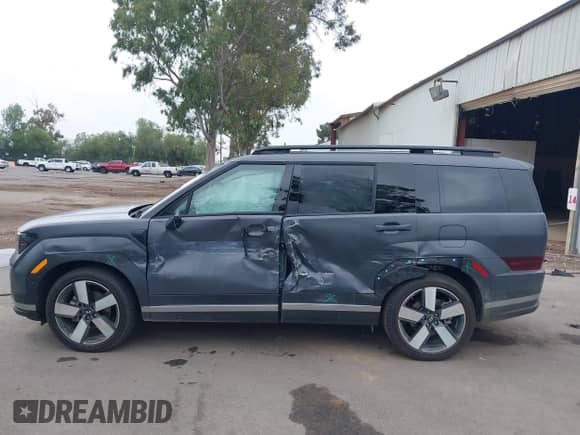 2025 Hyundai Santa Fe Limited с VIN 5NMP34G11SH051375, выставлен на аукционе IAAI как лот 42419071 с пробегом 1 339 миль миль и . История ставок и продаж доступна на DreamBid. Изображение 14.
