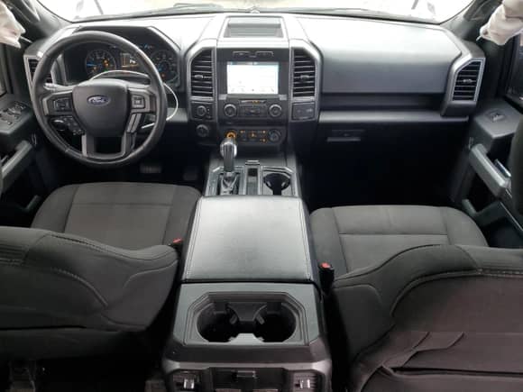 2017 Ford F-150 XL с VIN 1FTEW1EF2HFC15654, выставлен на аукционе Copart как лот 65085105 с пробегом 138 958 миль миль и Списание • Salvage title. История ставок и продаж доступна на DreamBid. Изображение 8.