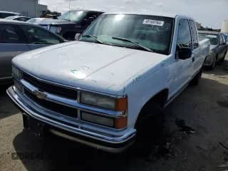 1997 Chevrolet Silverado 1500 with VIN 1GCEC19R8VE119767, listed as a Copart auction lot 48169764 with 279,099 mi miles and Salvage title. Bid and sale history available at DreamBid. Image 1.