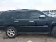 2014 Chevrolet Tahoe LTZ z VIN 1GNSKCE0XER233116, wystawiony jako IAAI lot #41994763 z przebiegiem 160 731 mil mil oraz . Historia ofert i sprzedaży dostępna na DreamBid. Obrazek 13.