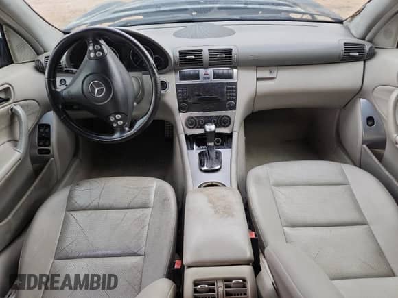 2005 Mercedes-Benz C 230 Kompressor z VIN WDBRF40JX5F717417, wystawiony jako Copart lot #90592545 z przebiegiem 174 613 mil mil oraz Czysty tytuł • Clean title. Historia ofert i sprzedaży dostępna na DreamBid. Obrazek 8.