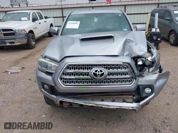 2016 Toyota Tacoma SR5 с VIN 5TFAZ5CN4GX013284, выставлен на аукционе IAAI как лот 42301093 с пробегом 127 916 миль миль и . История ставок и продаж доступна на DreamBid. Изображение 12.