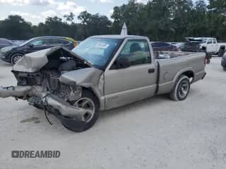 2003 Chevrolet S-10 LS с VIN 1GCCS14H638126298, выставлен на аукционе Copart как лот 81641005 с пробегом 296 896 миль миль и Списание • Salvage title. История ставок и продаж доступна на DreamBid. Изображение 1.