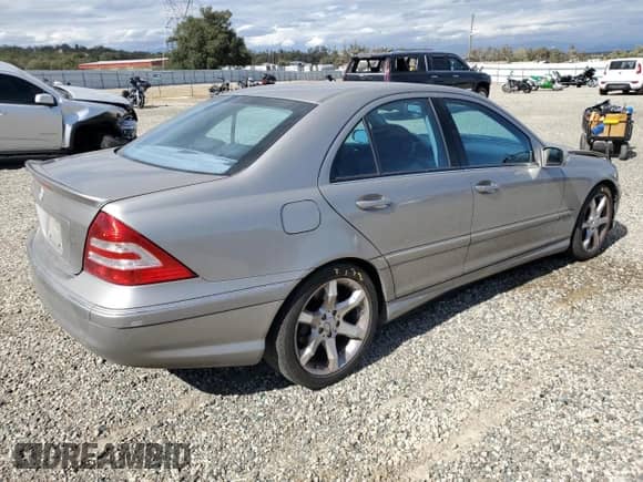 2007 Mercedes-Benz C 230 Sport with VIN WDBRF52H07A937908, listed as a Copart auction lot 81851205 with 97,605 mi miles and Salvage title. Bid and sale history available at DreamBid. Image 3.