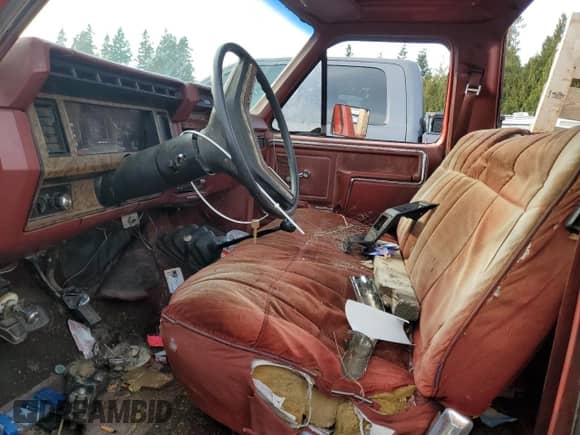 1984 Ford F-250 with VIN 2FTHF2616ECA06852, listed as a Copart auction lot 86155665 with 70,165 mi miles and Salvage title. Bid and sale history available at DreamBid. Image 7.