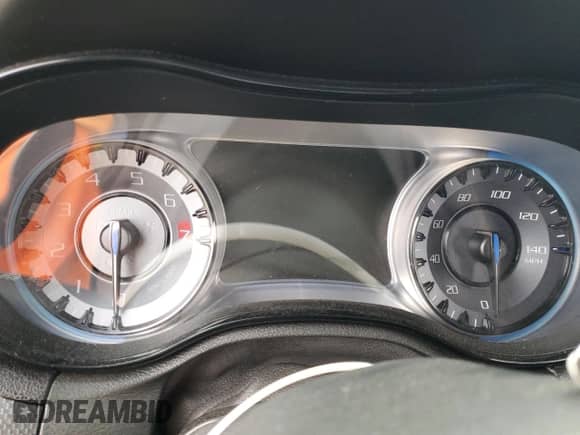 2015 Chrysler 300 S с VIN 2C3CCABG6FH820306, выставлен на аукционе Copart как лот 68740145 с пробегом 54 766 миль миль и Списание • Salvage title. История ставок и продаж доступна на DreamBid. Изображение 9.