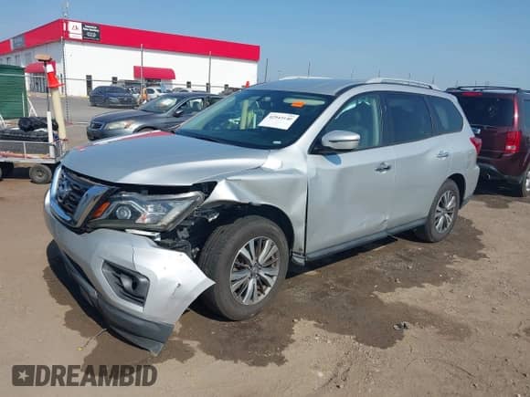 2019 Nissan Pathfinder S z VIN 5N1DR2MNXKC629366, wystawiony jako IAAI lot #42943140 z przebiegiem 165 192 mil mil oraz . Historia ofert i sprzedaży dostępna na DreamBid. Obrazek 2.