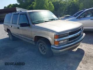 1999 Chevrolet Suburban with VIN 3GNEC16R2XG210654, listed as a IAAI auction lot 42626389 with 198,344 mi miles and . Bid and sale history available at DreamBid. Image 1.