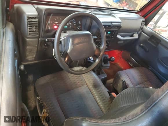 1999 Jeep Wrangler Sport с VIN 1J4FY19S4XP421504, выставлен на аукционе Copart как лот 86490145 с пробегом 401 663 миль миль и Чистый • Clean title. История ставок и продаж доступна на DreamBid. Изображение 8.