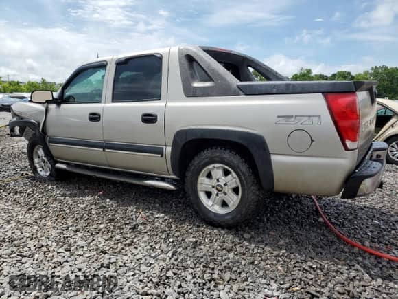 2004 Chevrolet Avalanche Z71 с VIN 3GNEK12T74G149088, выставлен на аукционе Copart как лот 58355685 с пробегом 215 379 миль миль и Списание • Salvage title. История ставок и продаж доступна на DreamBid. Изображение 2.