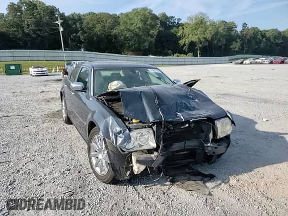 2007 Chrysler 300 C z VIN 2C3KA63H17H838798, wystawiony jako Copart lot #81667125 z przebiegiem 118 140 mil mil oraz Szkoda całkowita • Salvage title. Historia ofert i sprzedaży dostępna na DreamBid. Obrazek 13.
