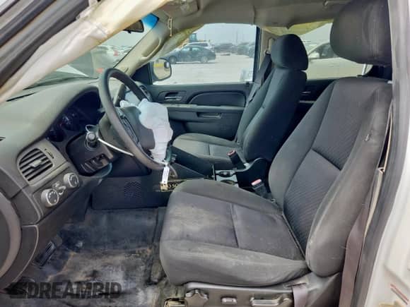 2010 Chevrolet Tahoe Commercial z VIN 1GNUKAE01AR285841, wystawiony jako Copart lot #70548475 z przebiegiem Nie podano mil oraz Szkoda całkowita • Salvage title. Historia ofert i sprzedaży dostępna na DreamBid. Obrazek 7.