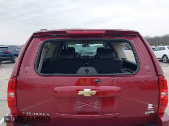 2009 Chevrolet Suburban LTZ z VIN 1GNFK36309J105434, wystawiony jako IAAI lot #42062907 z przebiegiem 132 674 mil mil oraz . Historia ofert i sprzedaży dostępna na DreamBid. Obrazek 17.