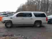 2014 Cadillac Escalade ESV Luxury с VIN 1GYS4HEF4ER218433, выставлен на аукционе IAAI как лот 41152677 с пробегом 51 315 миль миль и . История ставок и продаж доступна на DreamBid. Изображение 15.
