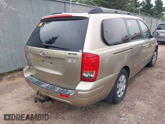 2008 Hyundai Entourage GLS with VIN KNDMC233686047181, listed as a IAAI auction lot 42691101 with 224,101 mi miles and . Bid and sale history available at DreamBid. Image 4.