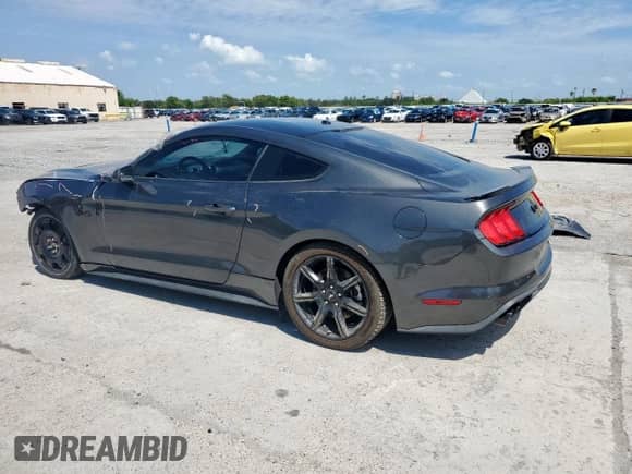 2020 Ford Mustang GT z VIN 1FA6P8CF4L5124483, wystawiony jako Copart lot #80494385 z przebiegiem 51 084 mil mil oraz Szkoda całkowita • Salvage title. Historia ofert i sprzedaży dostępna na DreamBid. Obrazek 2.