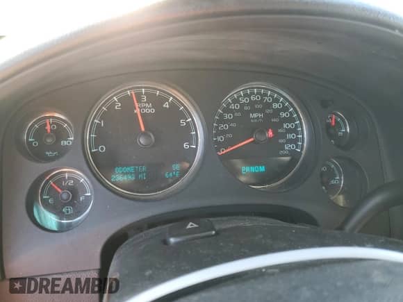2010 Chevrolet Suburban LS с VIN 1GNUCHE05AR183058, выставлен на аукционе Copart как лот 89012175 с пробегом 236 493 миль миль и Списание • Salvage title. История ставок и продаж доступна на DreamBid. Изображение 9.