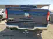 2022 Ram 1500 Lone Star z VIN 1C6RREBT7NN261046, wystawiony jako Copart lot #66554265 z przebiegiem 78 861 mil mil oraz Czysty tytuł • Clean title. Historia ofert i sprzedaży dostępna na DreamBid. Obrazek 6.