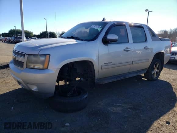 2010 Chevrolet Avalanche LT z VIN 3GNVKFE05AG288324, wystawiony jako Copart lot #81977634 z przebiegiem 146 072 mil mil oraz Szkoda całkowita • Salvage title. Historia ofert i sprzedaży dostępna na DreamBid. Obrazek 1.