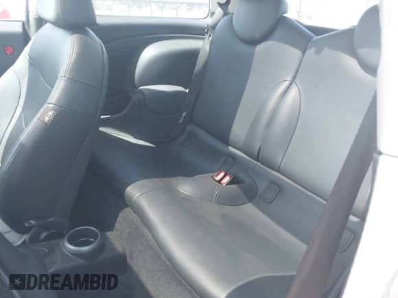 2005 MINI Hardtop с VIN WMWRC33455TJ66516, выставлен на аукционе IAAI как лот 42689294 с пробегом 224 262 миль миль и . История ставок и продаж доступна на DreamBid. Изображение 8.