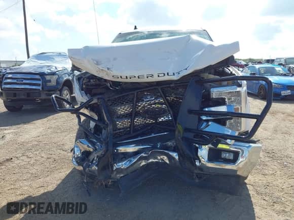 2019 Ford F-250 XL z VIN 1FT7W2B68KED25978, wystawiony jako IAAI lot #42975091 z przebiegiem 98 958 mil mil oraz . Historia ofert i sprzedaży dostępna na DreamBid. Obrazek 6.